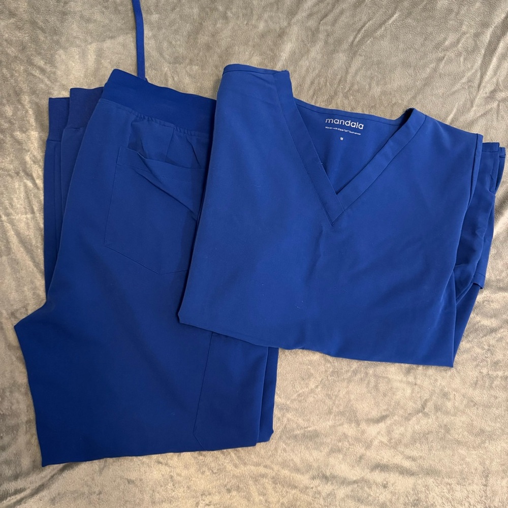 Mandala scrub set